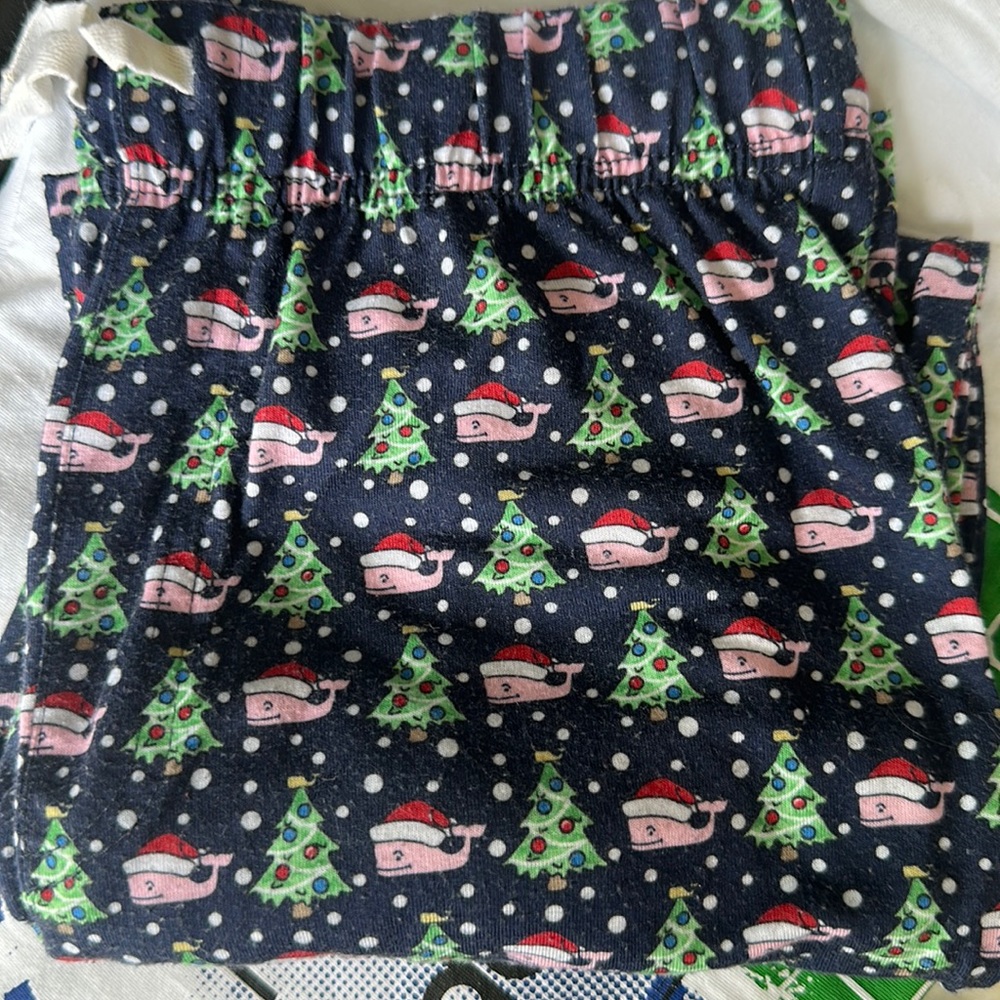 Boys Vineyard Vine pajama pants …. Size S (8-10)